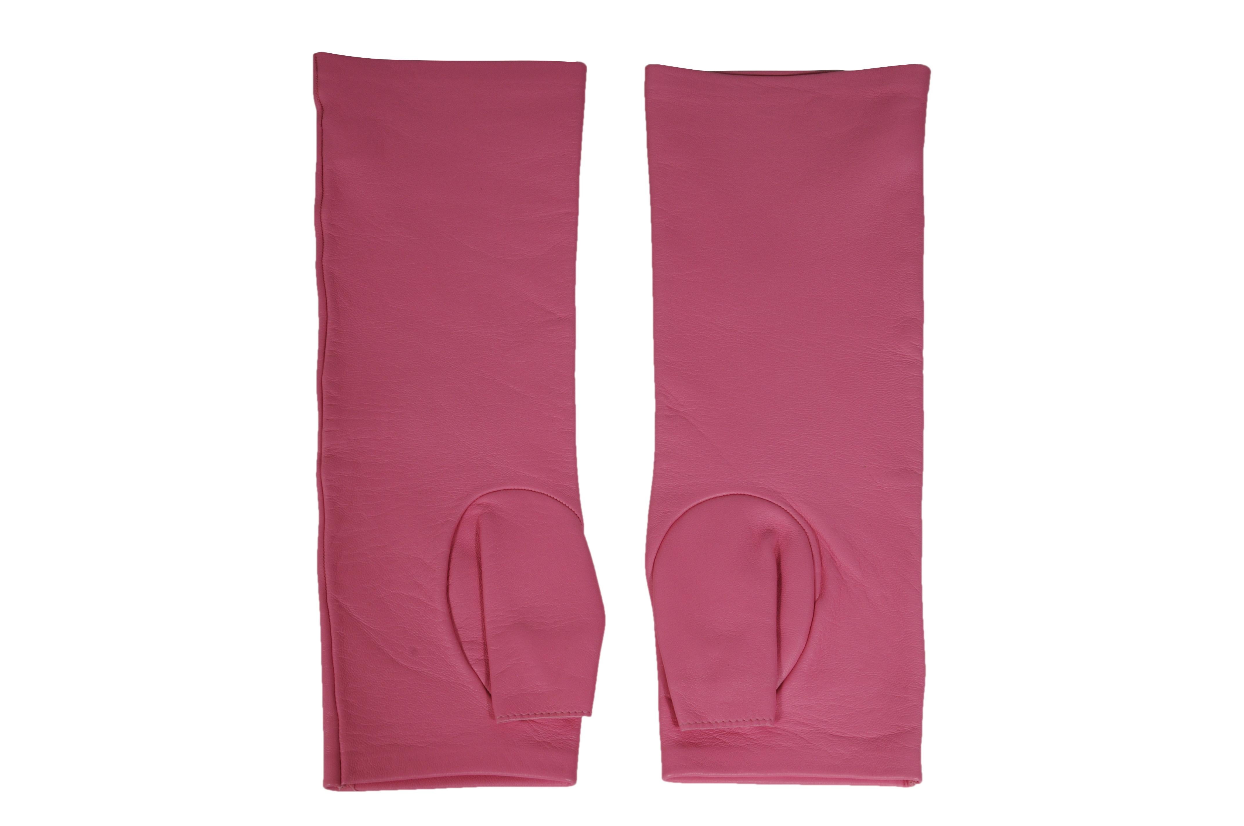 Chanel Lammfell Fingerlose C Long Handschuhe Rosa Größe 8 18k Gold CC Logo im Angebot 1