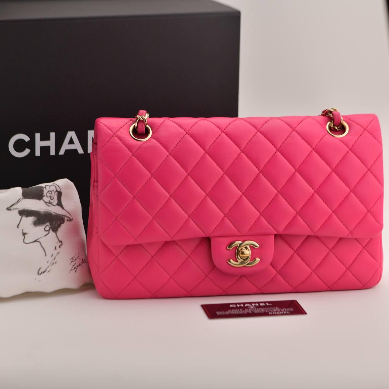 SKU	33301468
Comes With	Chanel Box / Dust bag / Authentic card
Date	2016
Model	CC Collection
Serial Number	22******
Metal	Gold-Plated
Materials	Lambskin
Condition	Excellent
Other Info	Dimensions: Approximately 15.5cm x 25.5cm x