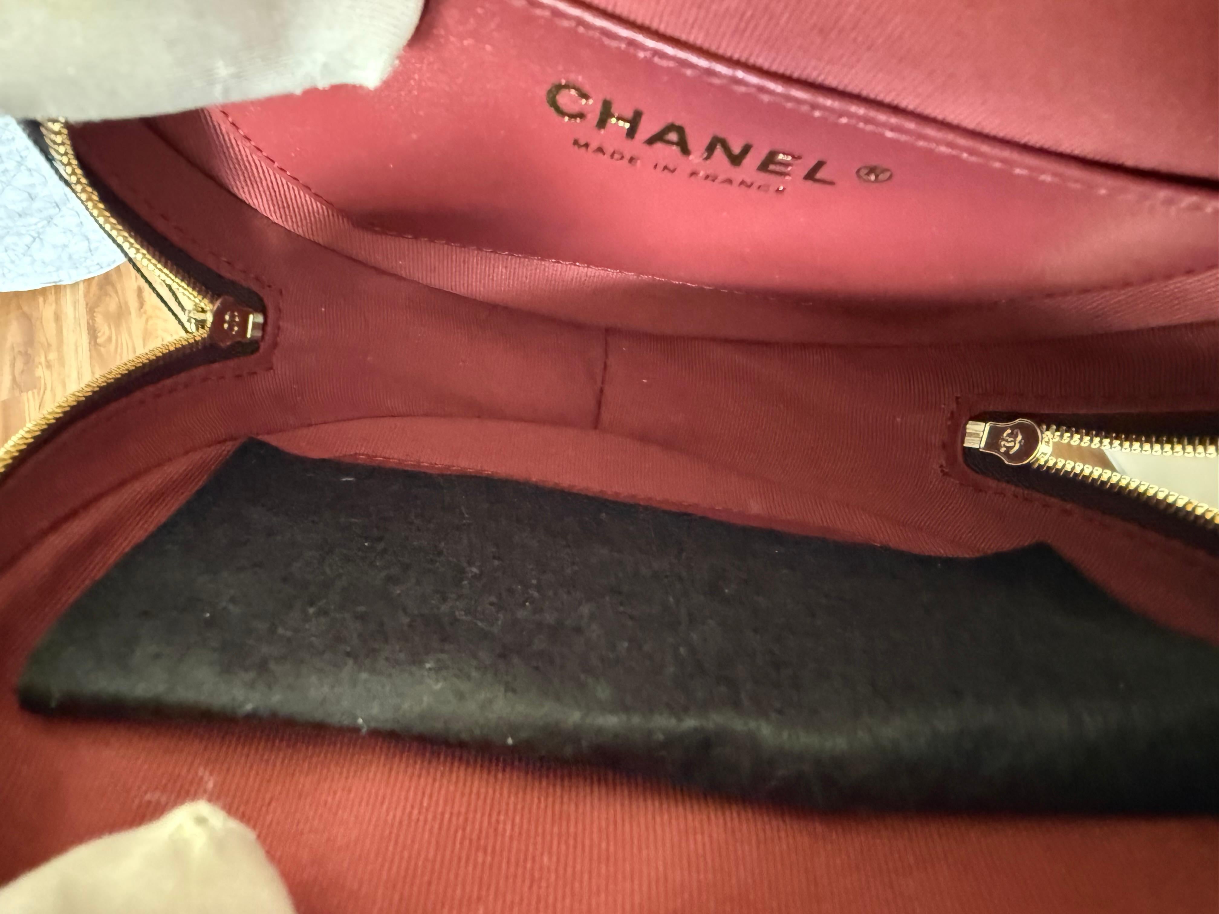 CHANEL Lambskin Gold-Tone Hardware Heart Handbag NEW With Tags For Sale 1