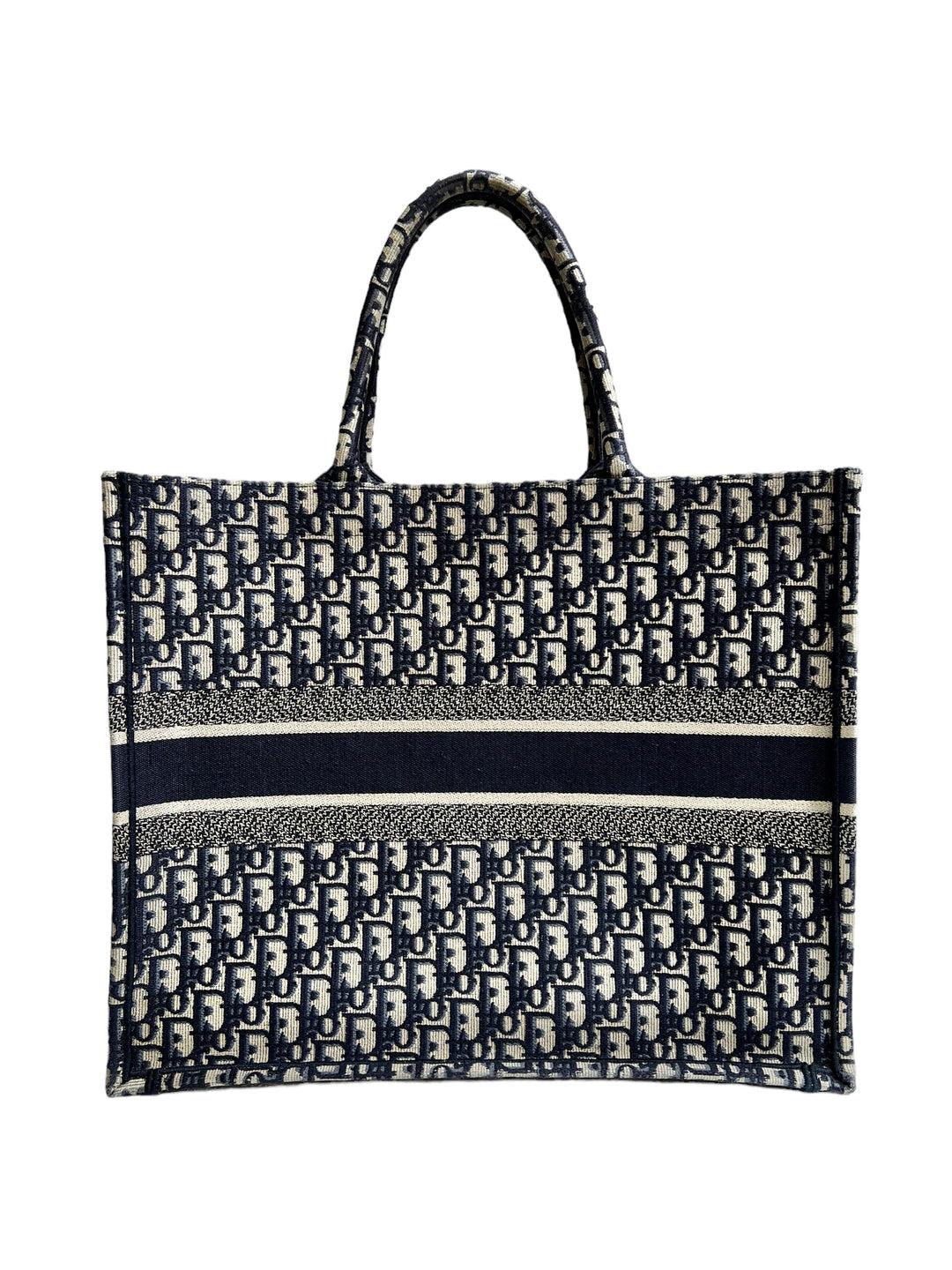 Chanel Lambskin Grand Shopping tote Bag In Good Condition In London, GB