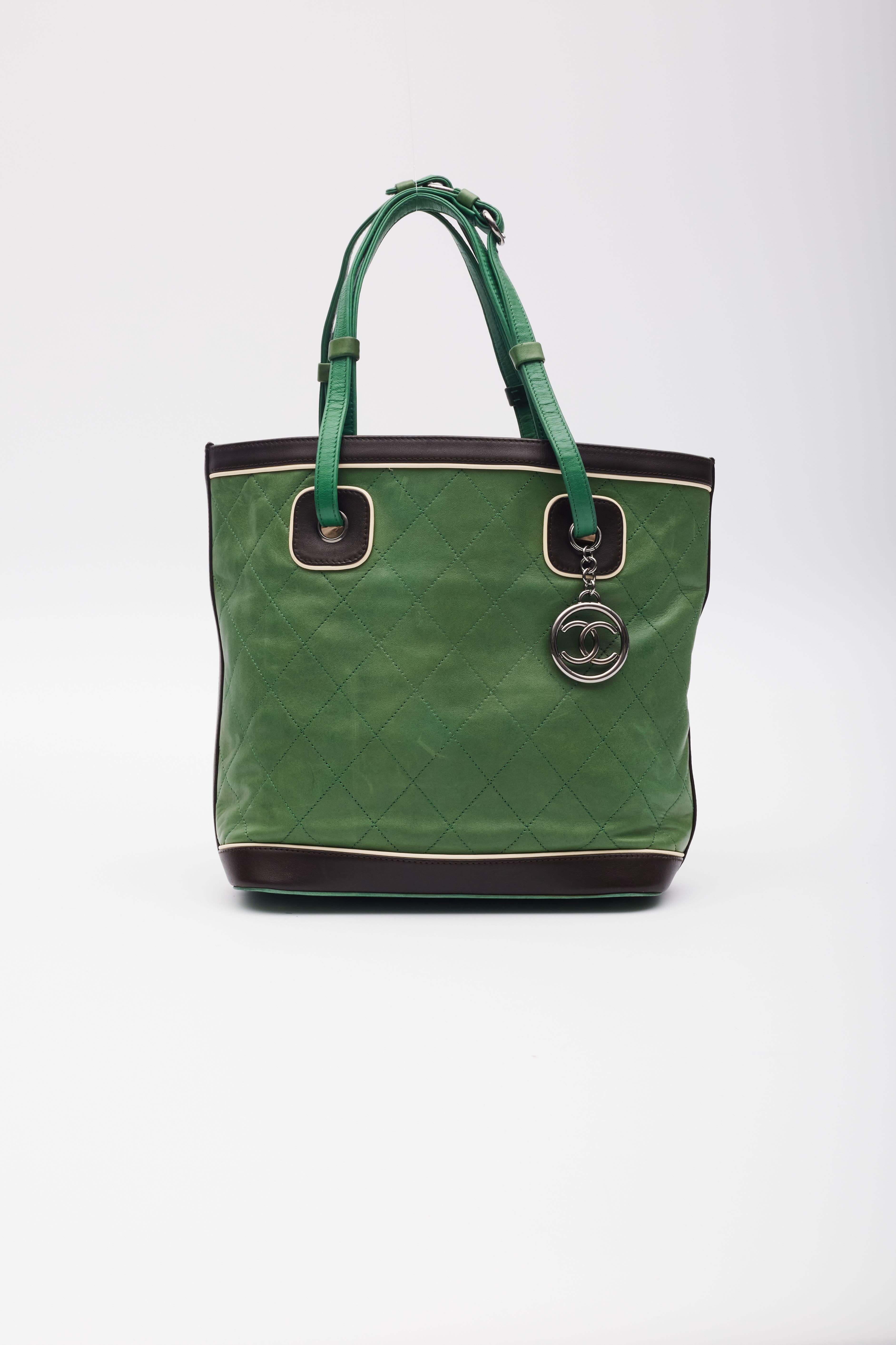 Women's Chanel Lambskin Green Black Country Club Tote For Sale