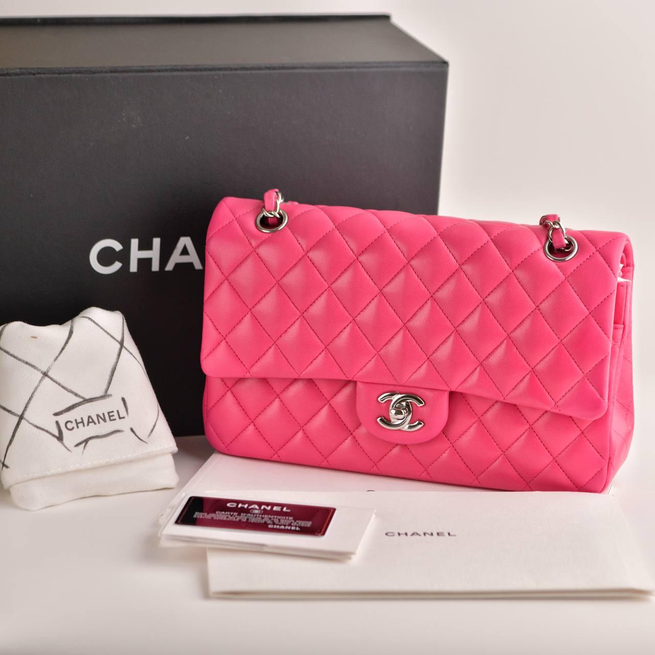 SKU	33301445
Comes With	Chanel Box / Dust bag / Authentic card
Model	CC Collection
Serial Number	19******
Metal	Sterling Sliver
Materials	Lambskin
Condition	Excellent
Other Info	Measurements: Approximately 15.5cm x 25.5cm x