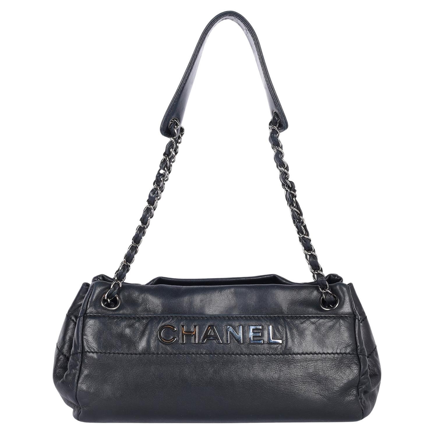 Chanel, borsa a fisarmonica in pelle d'agnello Lax Nero