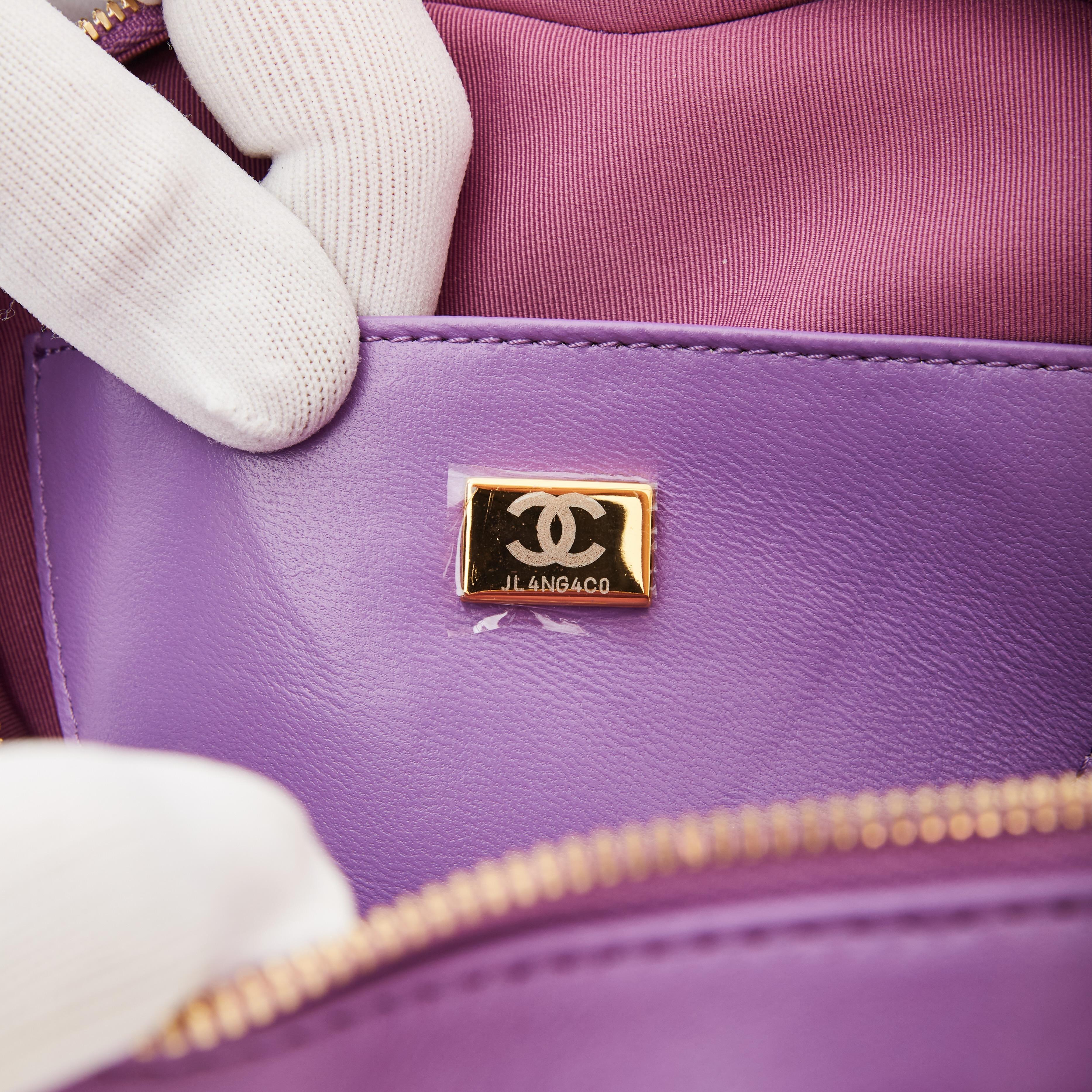 Chanel Lambskin Purple Quilted Heart Shoulder Bag In New Condition For Sale In Montreal, Quebec