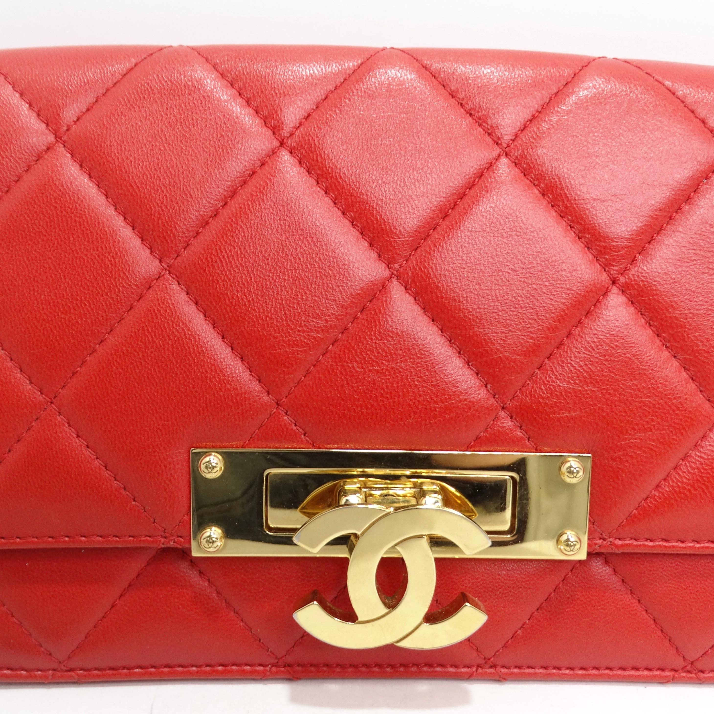 Chanel Lambskin Quilted Golden Class Wallet on Chain Red In Excellent Condition For Sale In Scottsdale, AZ