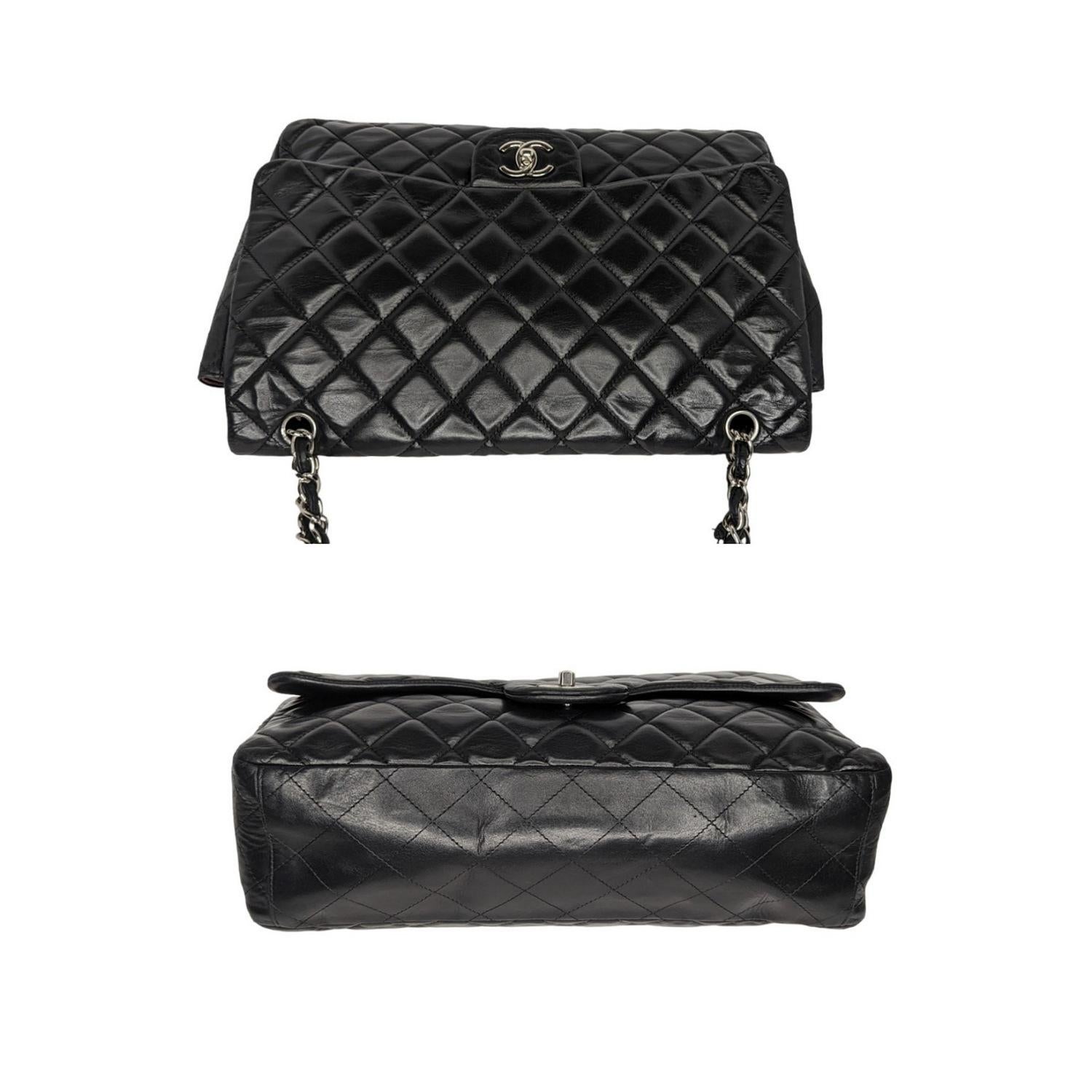 Women's Chanel Lambskin Quilted Maxi Classic Single Flap Black For Sale