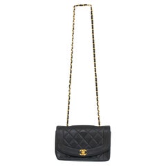 Bolso pequeño con solapa acolchado de piel de cordero Chanel