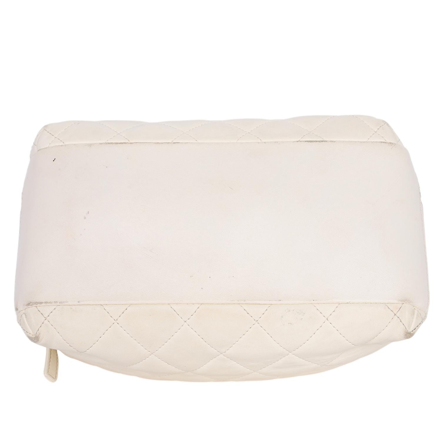 Chanel Lambskin Quilted Top Handle Vanity Case White For Sale 6