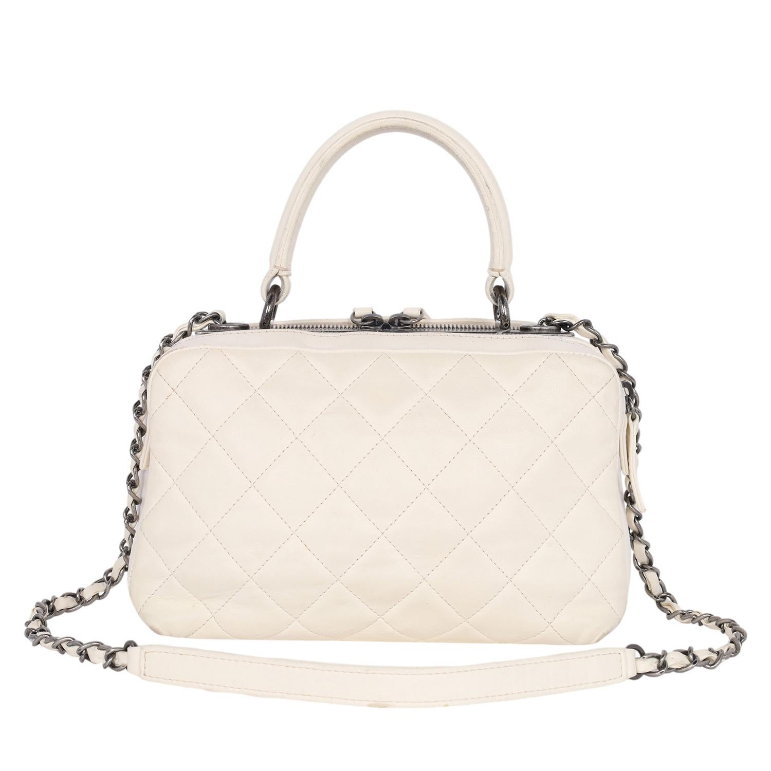 Chanel Lambskin Quilted Top Handle Vanity Case White For Sale 2