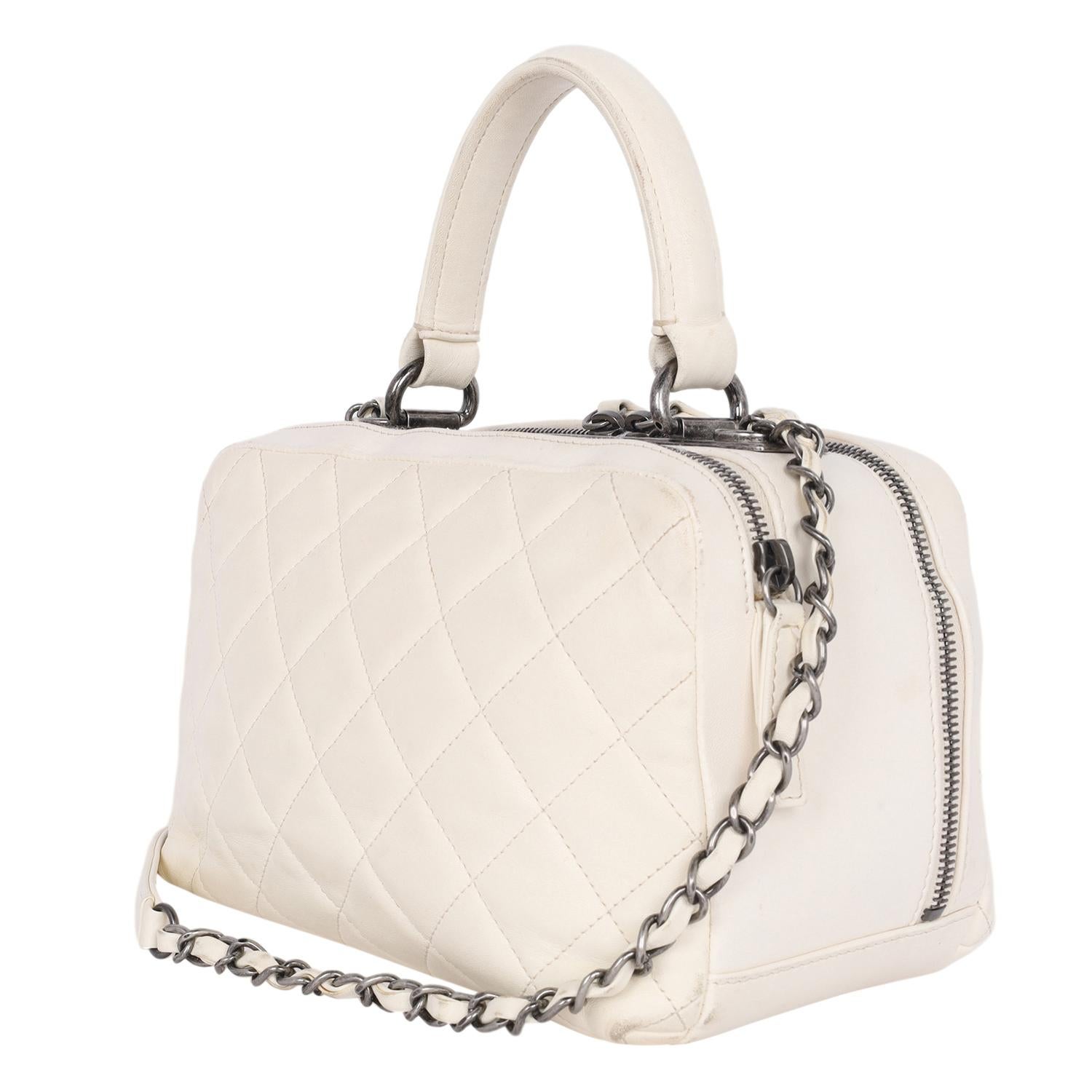 Chanel Lambskin Quilted Top Handle Vanity Case White For Sale 4