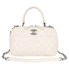 Chanel in pelle d'agnello trapuntata con manico superiore, astuccio Vanity Bianco