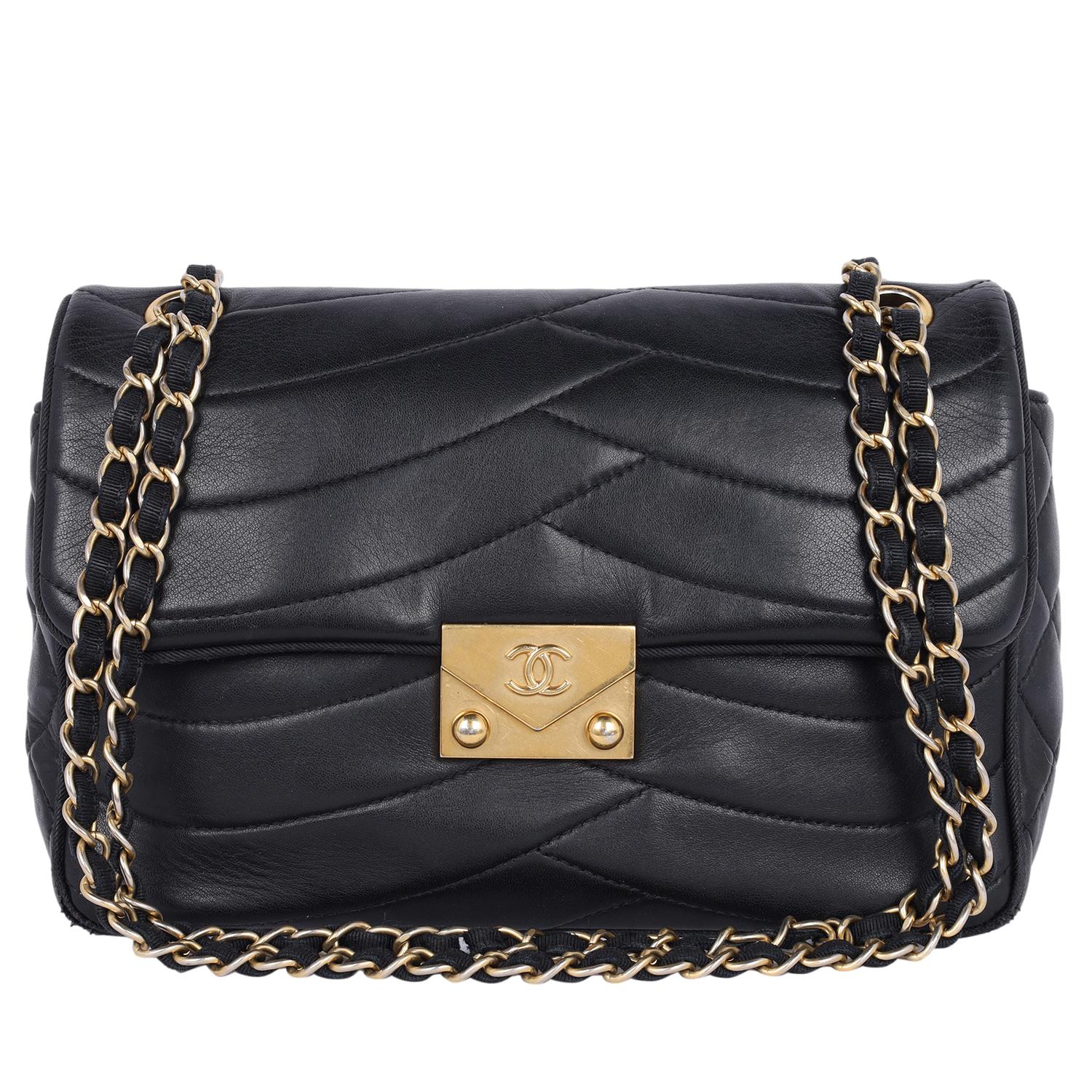 Women's Chanel Lambskin Scallop Quilted Pagoda Flap Bag Black