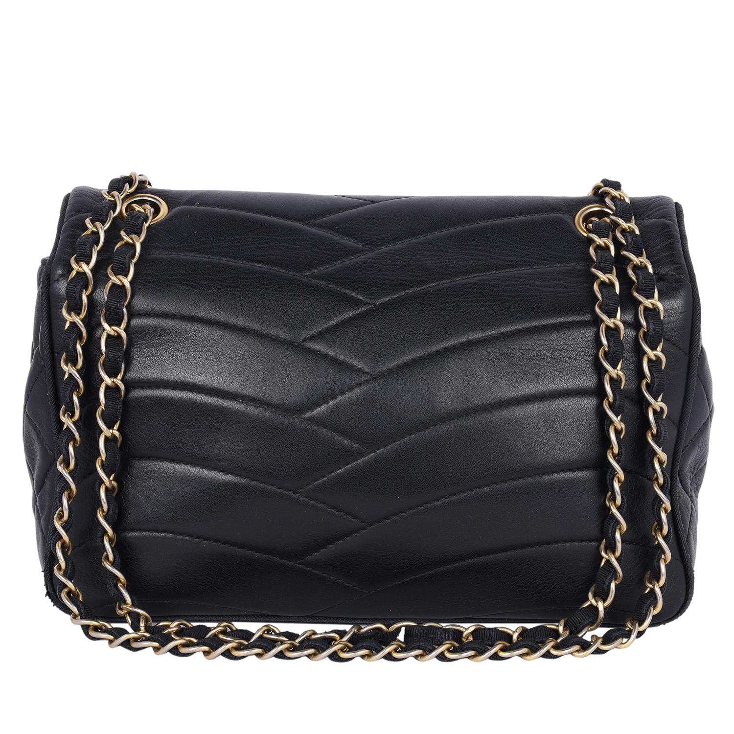 Chanel Lambskin Scallop Quilted Pagoda Flap Bag Black 3