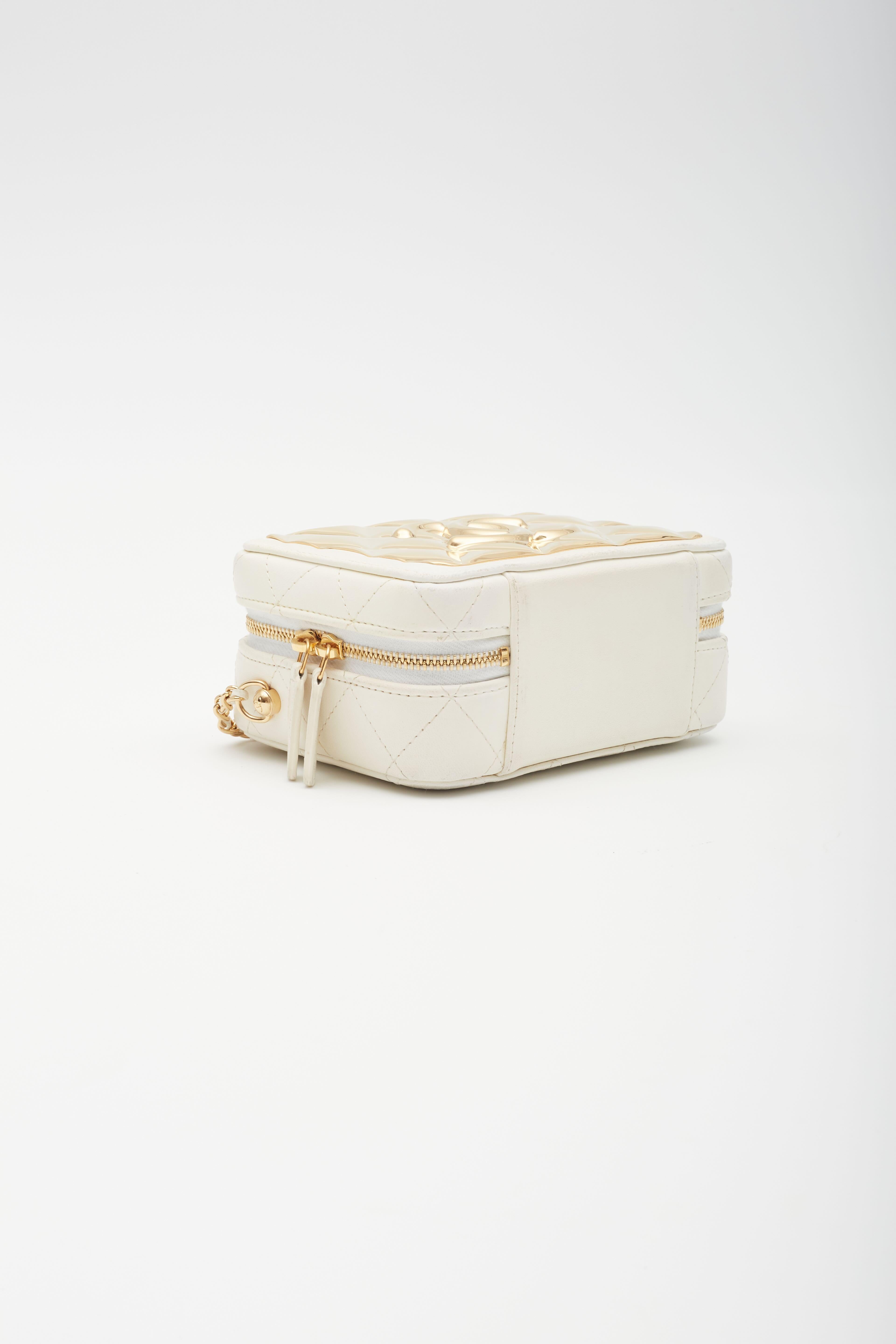 Chanel Lambskin White Golden Plate Vanity Shoulder Bag For Sale 1