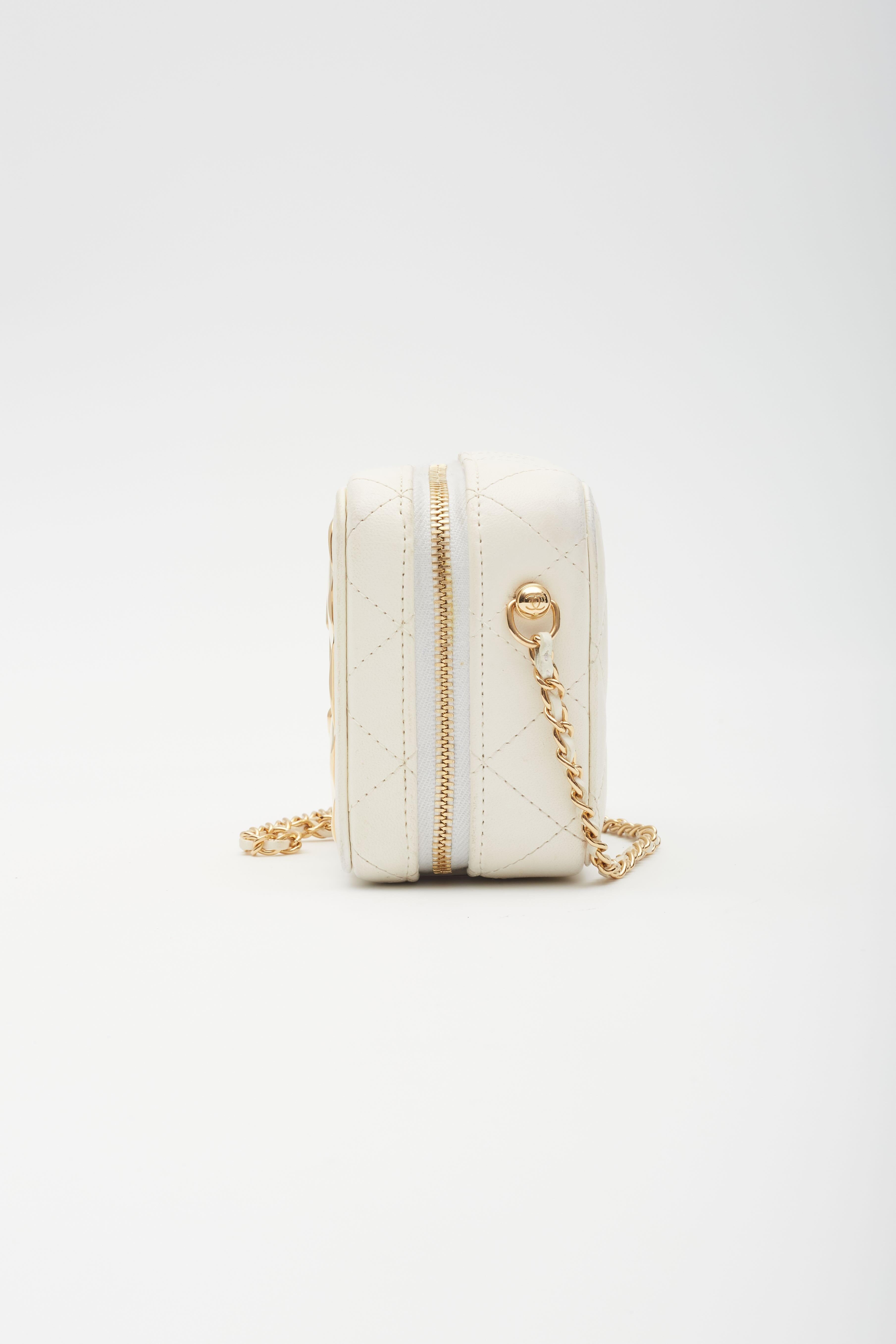 Chanel Lambskin White Golden Plate Vanity Shoulder Bag For Sale 3
