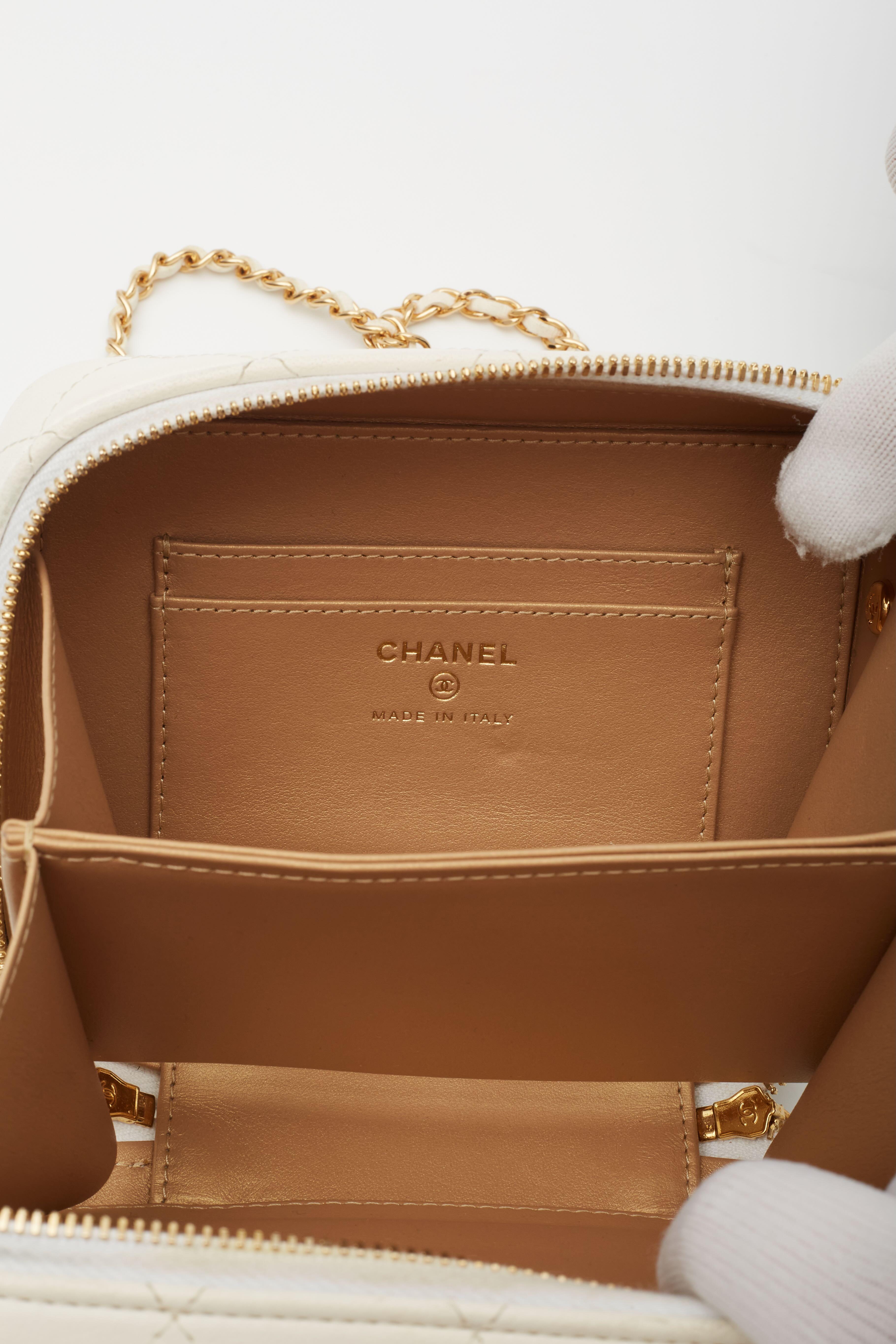 Chanel Lambskin White Golden Plate Vanity Shoulder Bag For Sale 5