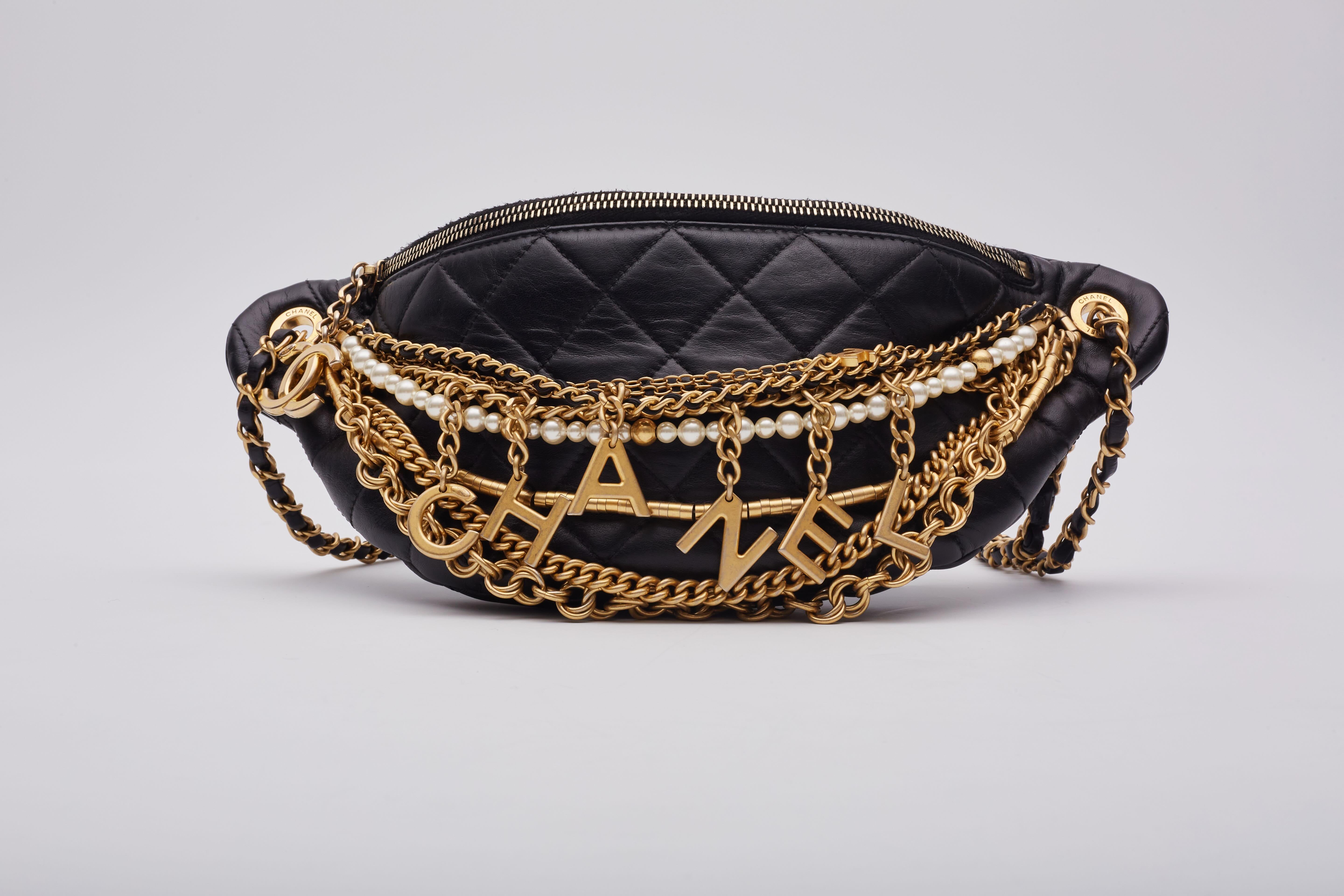 Chanel sac ceinture en cuir d'agneau blanc matelassé « All About Chains » 3