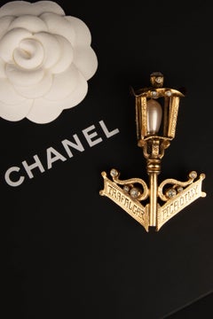 Chanel lantern brooch 'Trafalgar Picadilly'