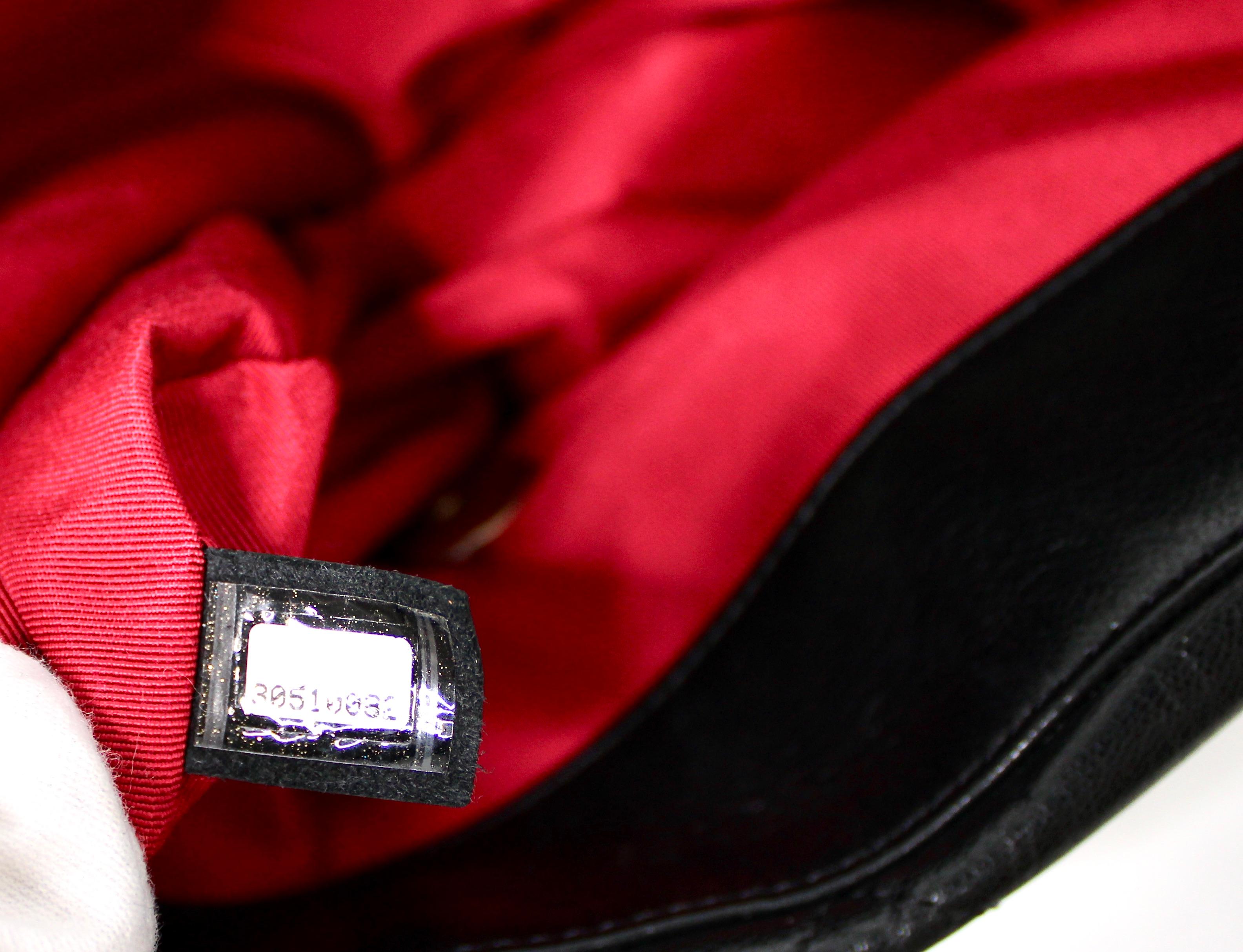 Chanel borsa grande 19 nera trapuntata in pelle d'agnello lucida in vendita 7