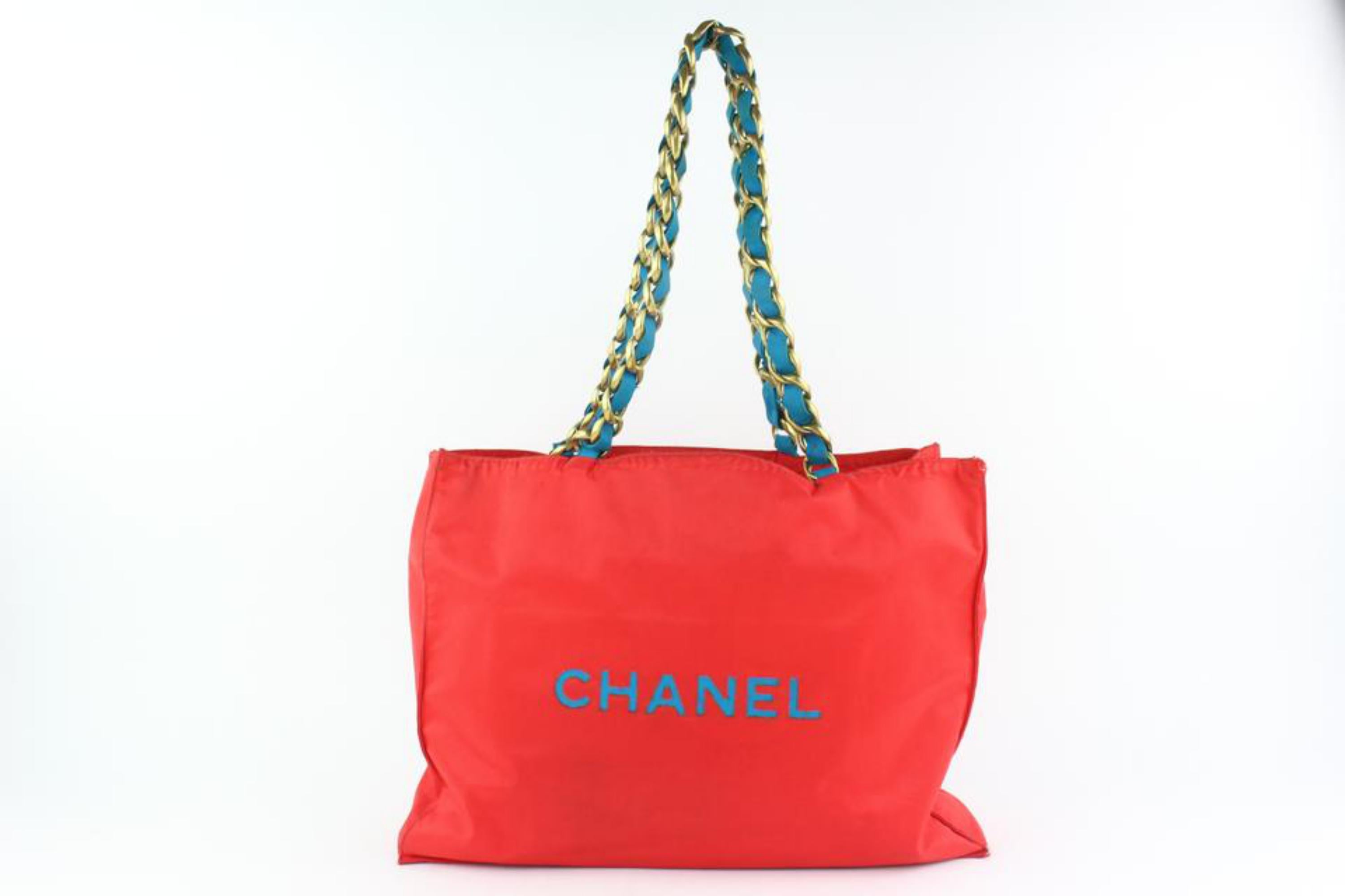 Chanel Large Bicolor Cc Logo Chain 20cz1106 Red Nylon Tote For Sale 3