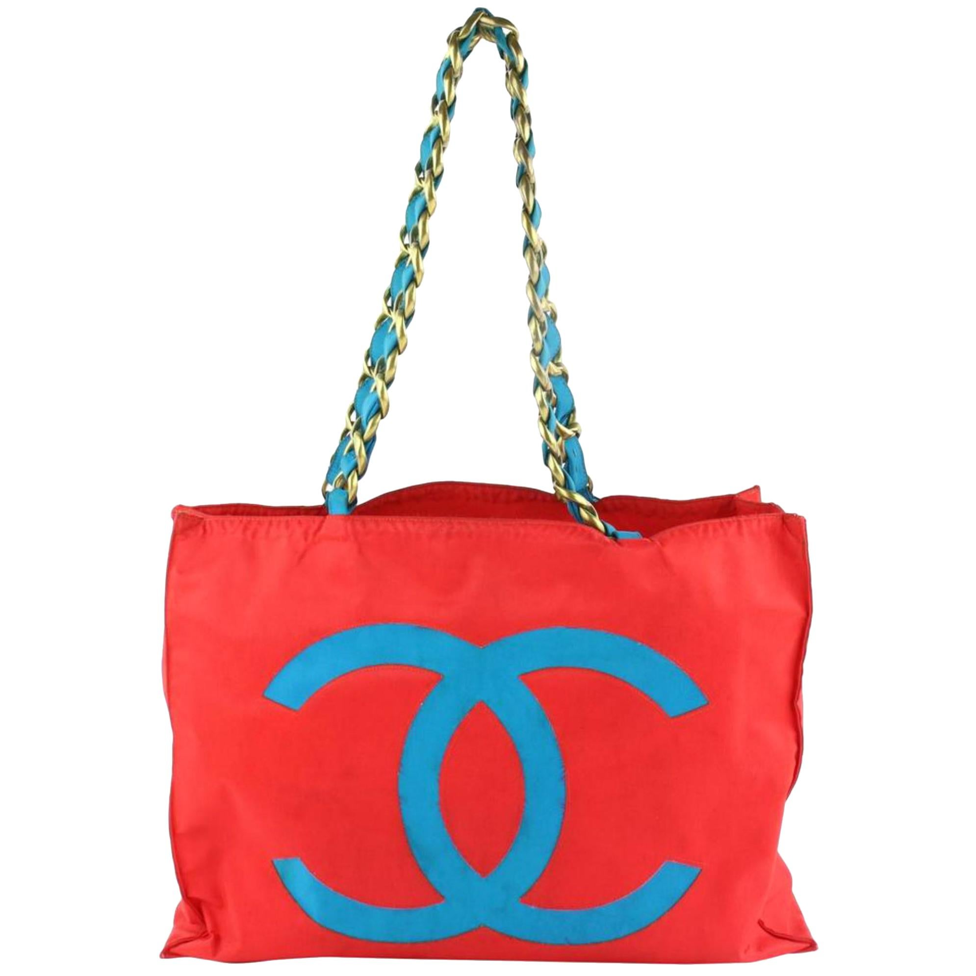Chanel Large Bicolor Cc Logo Chain 20cz1106 Red Nylon Tote For Sale