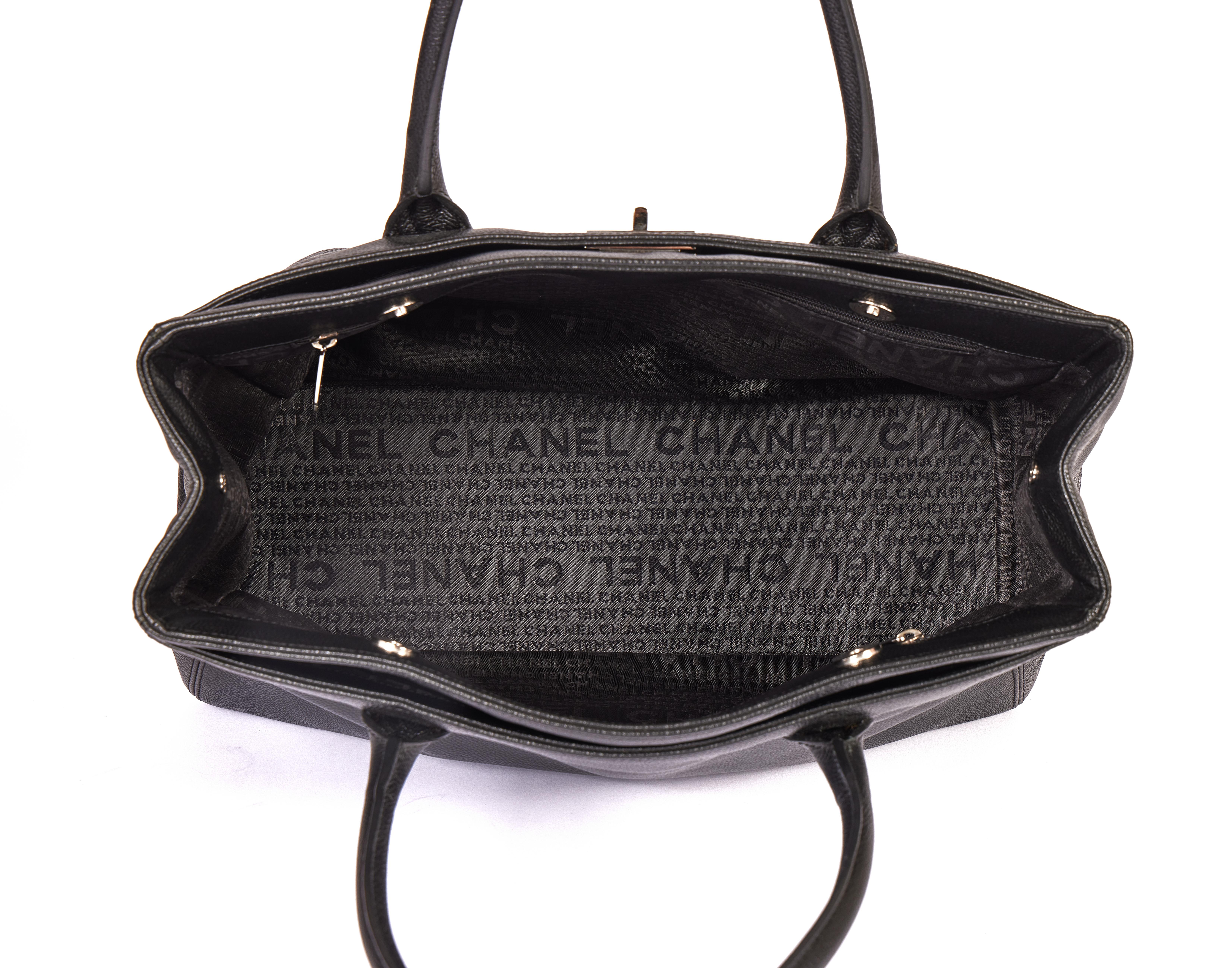 Donna Borsa Chanel Large Black Caviar City