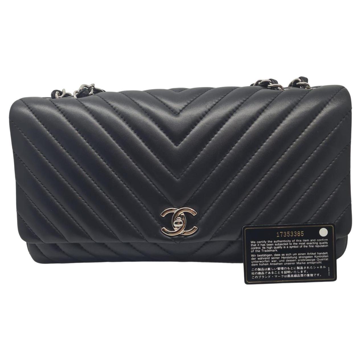 Chanel Large Black Lambskin Chevron Quilted Single Flap Bag For Sale
