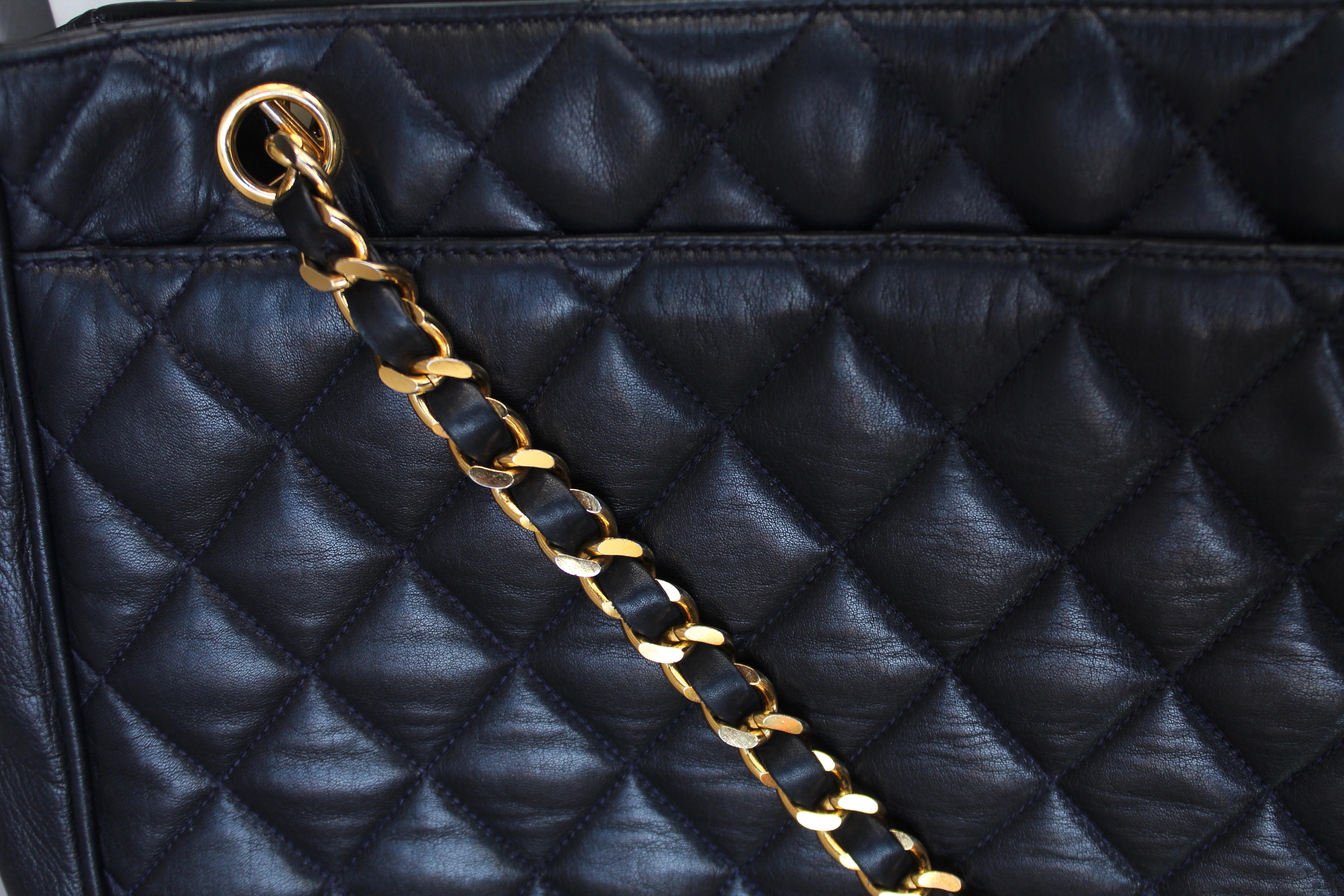 Chanel large black quilted leather bag, 1990’s 6