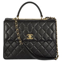Chanel - Grand sac à rabat noir tendance avec logo CC
