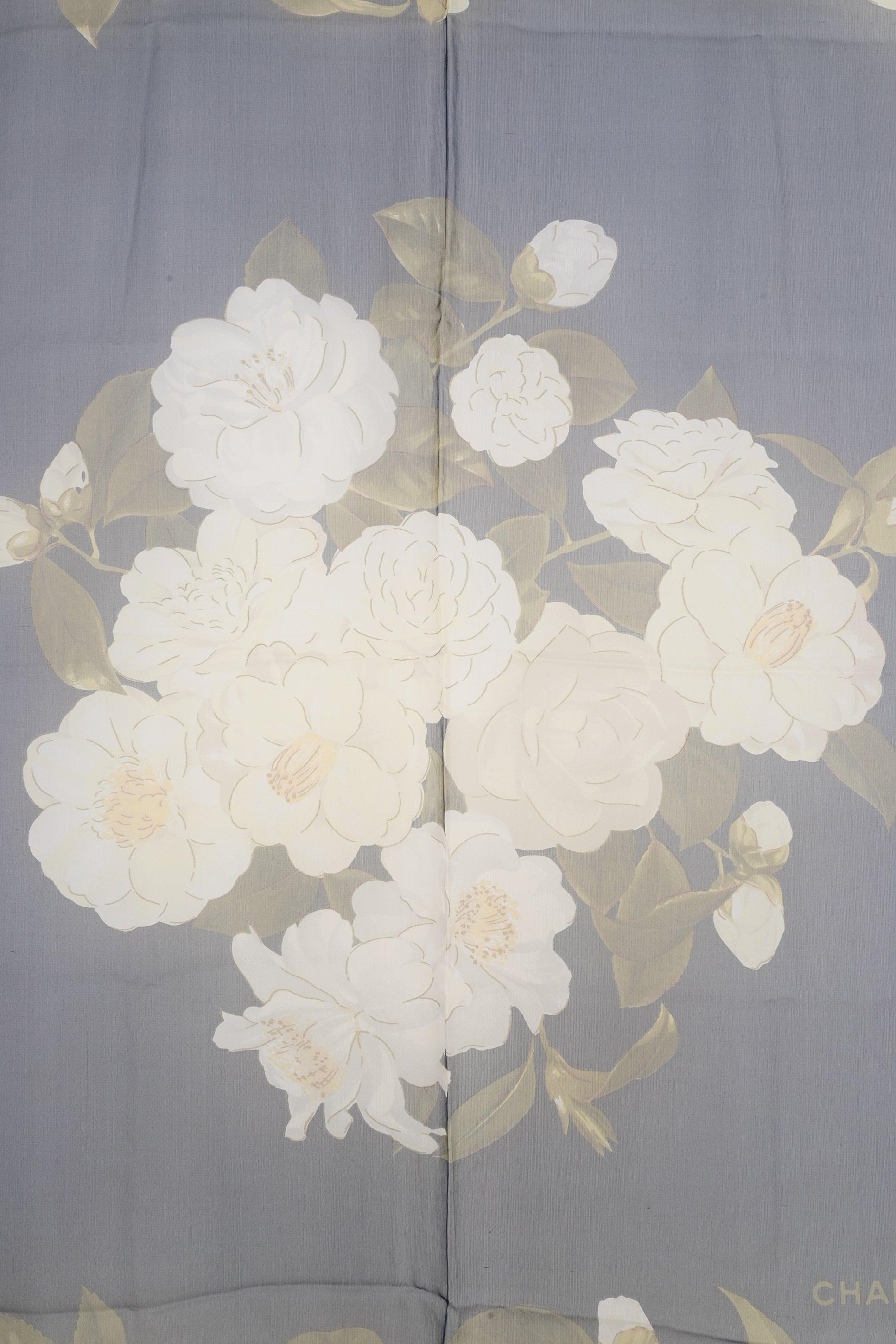 Chanel Large Blue Silk Scarf Printed with Flowers In Excellent Condition In SAINT-OUEN-SUR-SEINE, FR