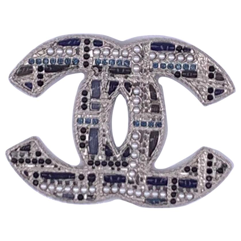 CHANEL Large Brooch With Pearl And Rhinestones