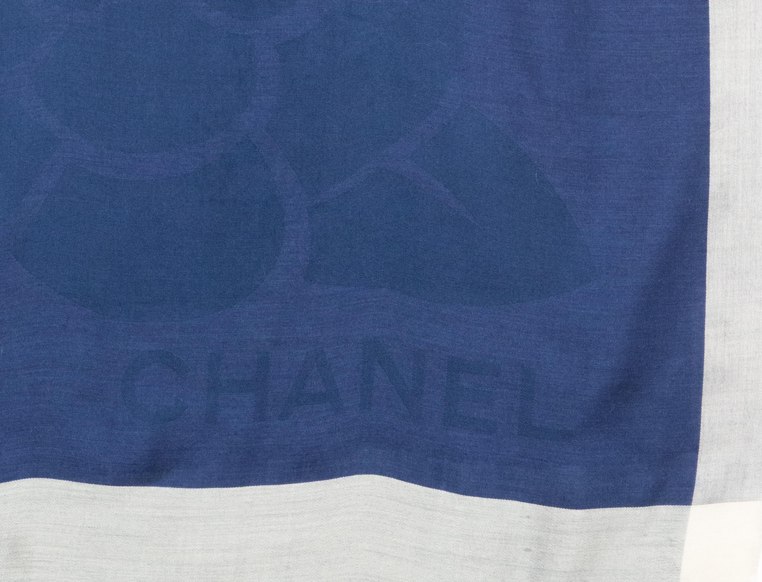 Chanel Large Camellia Cashmere Scarf In Good Condition For Sale In Paris, FR