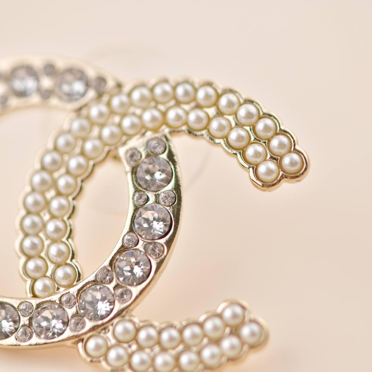 Chanel Großer CC Kristall-Perlen-Ohrring Damen