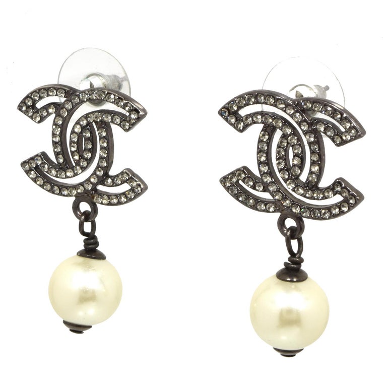 Chanel Large CC Faux Pearl Drop Earring For Sale at 1stDibs