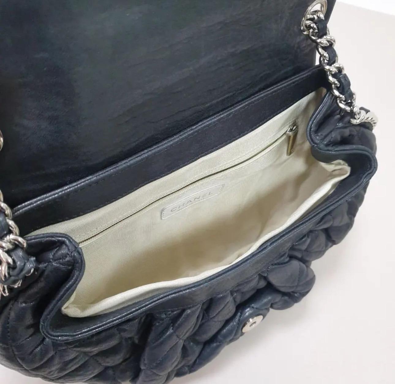 Chanel Große Tasche mit Kette umklappbar 1
