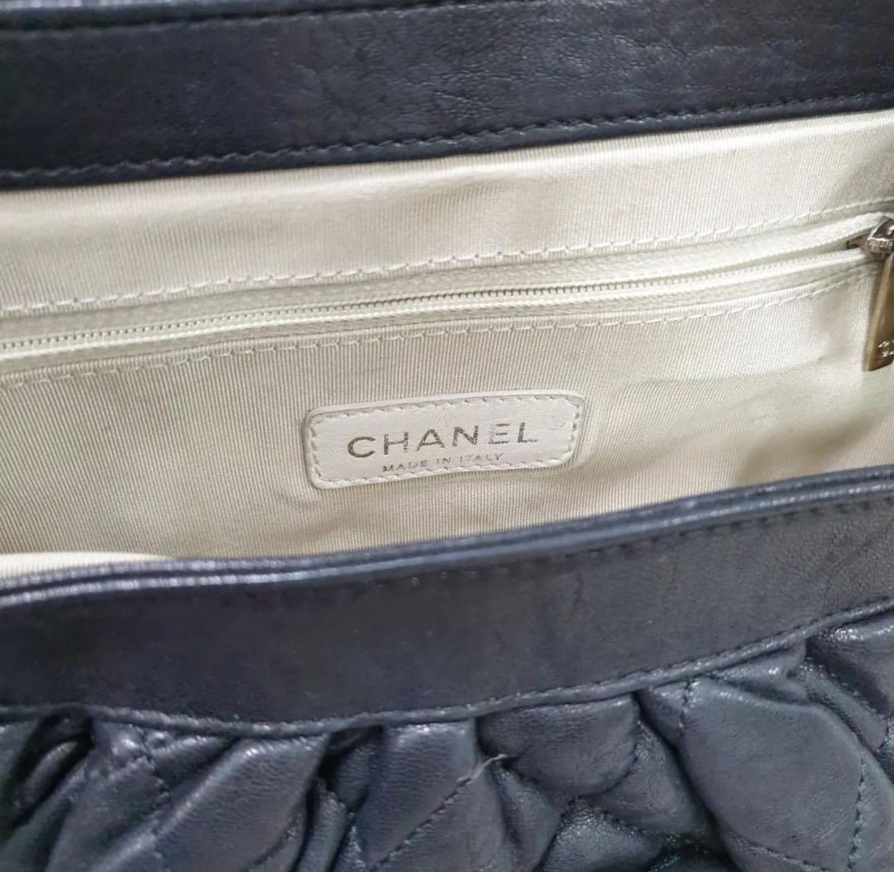 Chanel Große Tasche mit Kette umklappbar 2