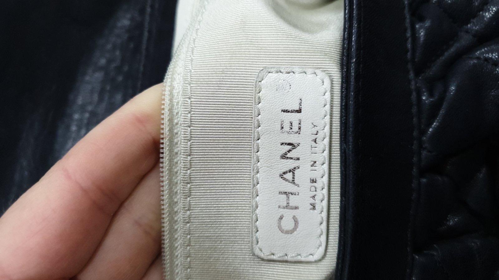 Chanel Große Tasche mit Kette umklappbar 4