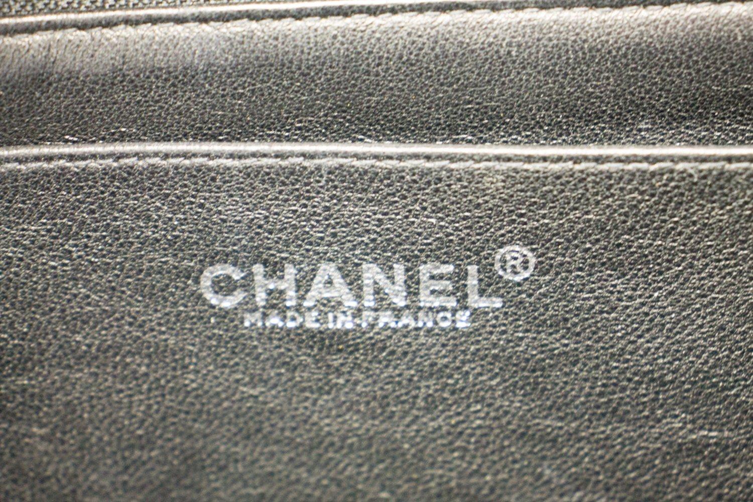 CHANEL Large Classic Handbag Chain Shoulder Bag Flap Black Caviar For Sale 11