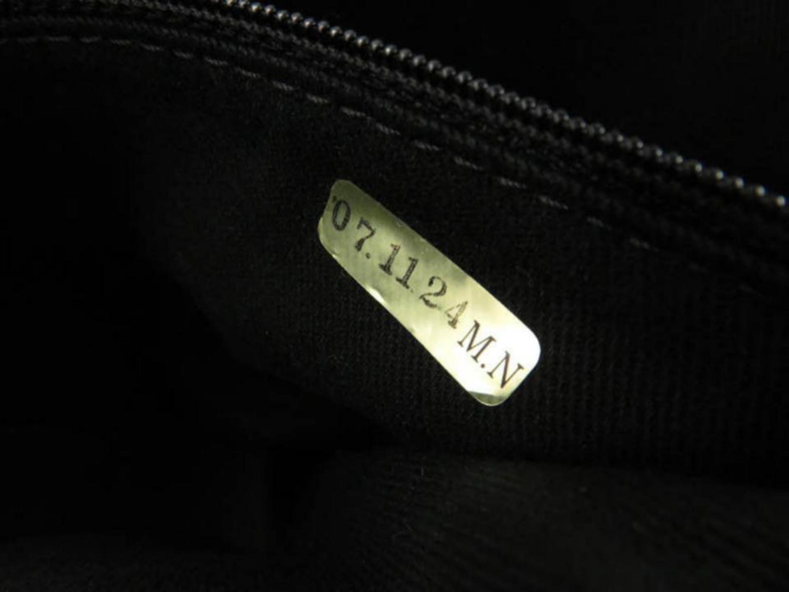 Chanel Large Classic Quilted Matelasse Flap 867200 Black Leather Shoulder Bag For Sale 3