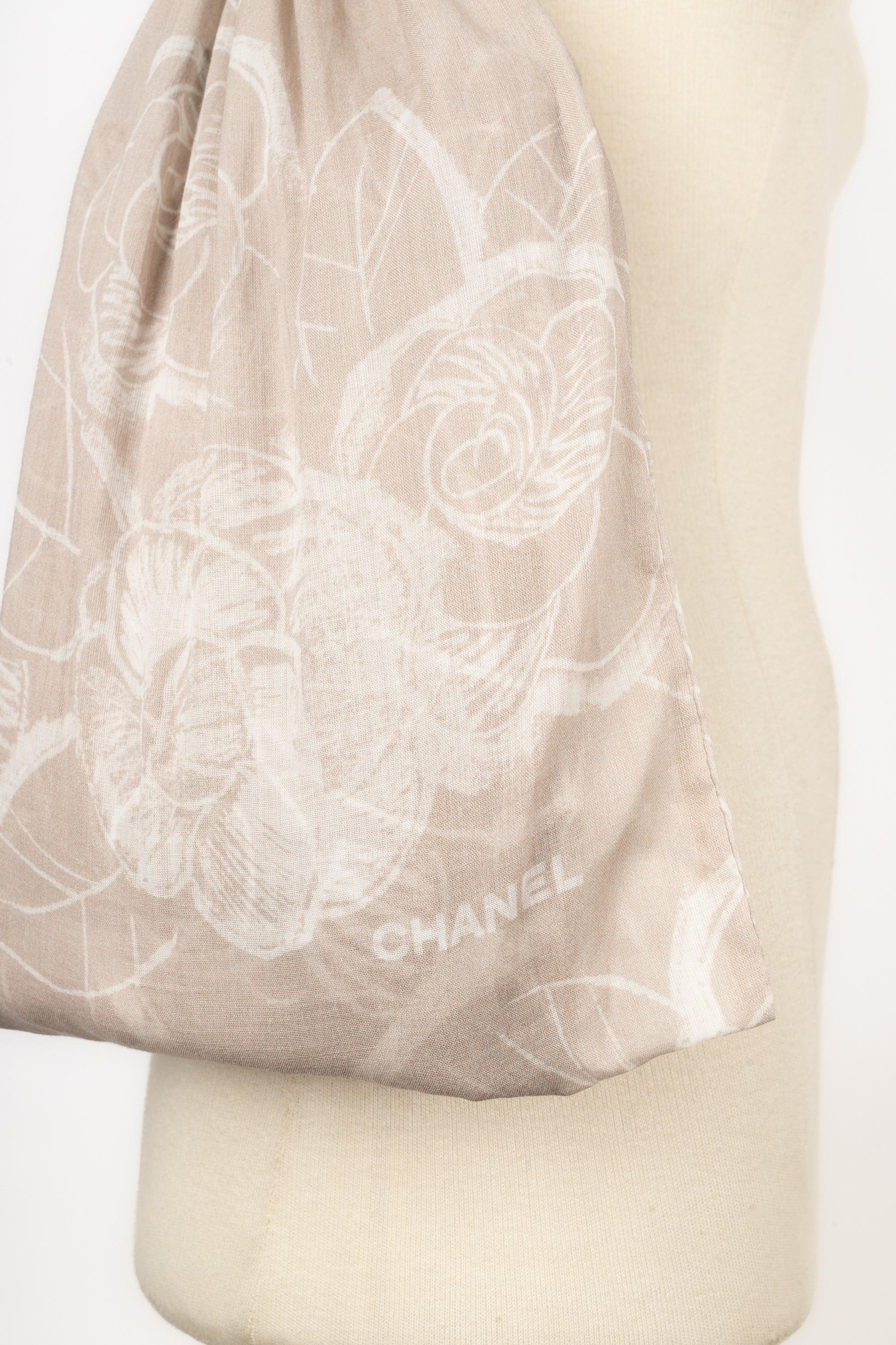 Stola stile Pareo di Chanel in cotone di grandi dimensioni in vendita 3