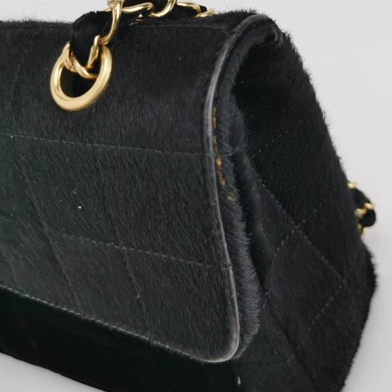 Chanel Borsa a spalla grande East West Rara in pelle nera e pelle di vitello stile cavallino in vendita 8