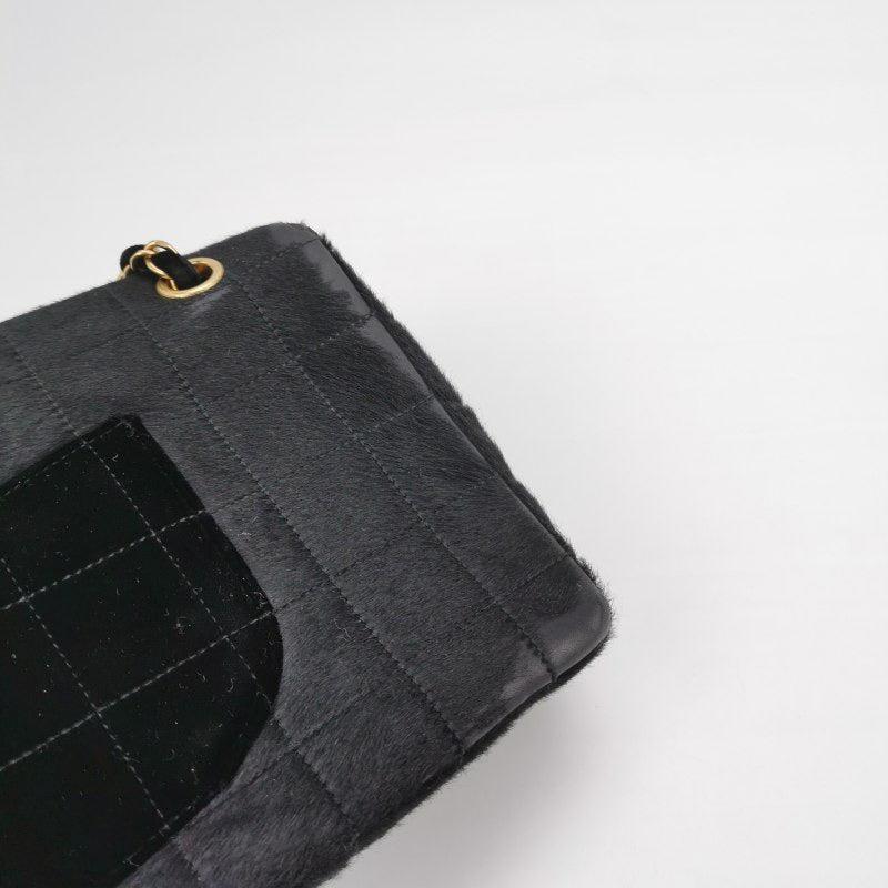 Chanel Borsa a spalla grande East West Rara in pelle nera e pelle di vitello stile cavallino in vendita 9