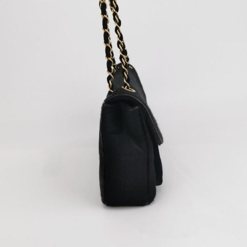 Nero Chanel Borsa a spalla grande East West Rara in pelle nera e pelle di vitello stile cavallino in vendita