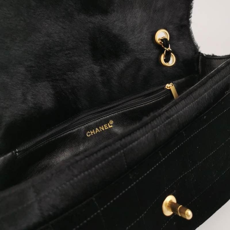 Donna Chanel Borsa a spalla grande East West Rara in pelle nera e pelle di vitello stile cavallino in vendita