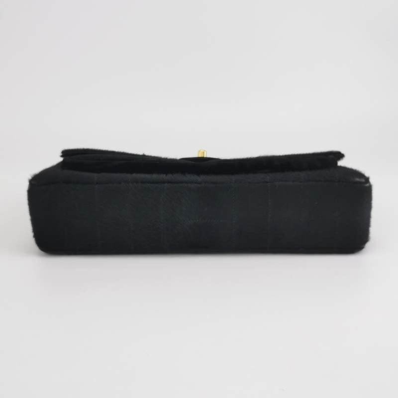 Chanel Borsa a spalla grande East West Rara in pelle nera e pelle di vitello stile cavallino in vendita 2