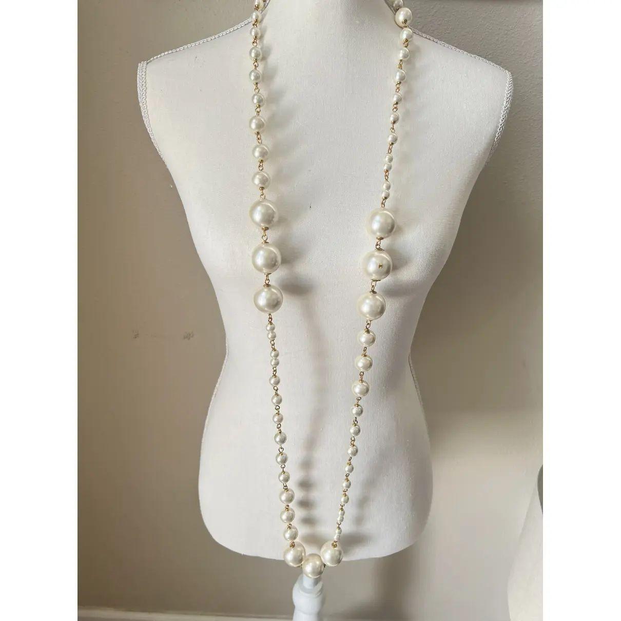 Chanel - Collana lunga con logo CC con perle finte grandi In condizioni buone in vendita a Bellevue, WA