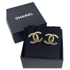 Chanel Große Gold CC Statement-Ohrringe mit Kristall-Akzenten