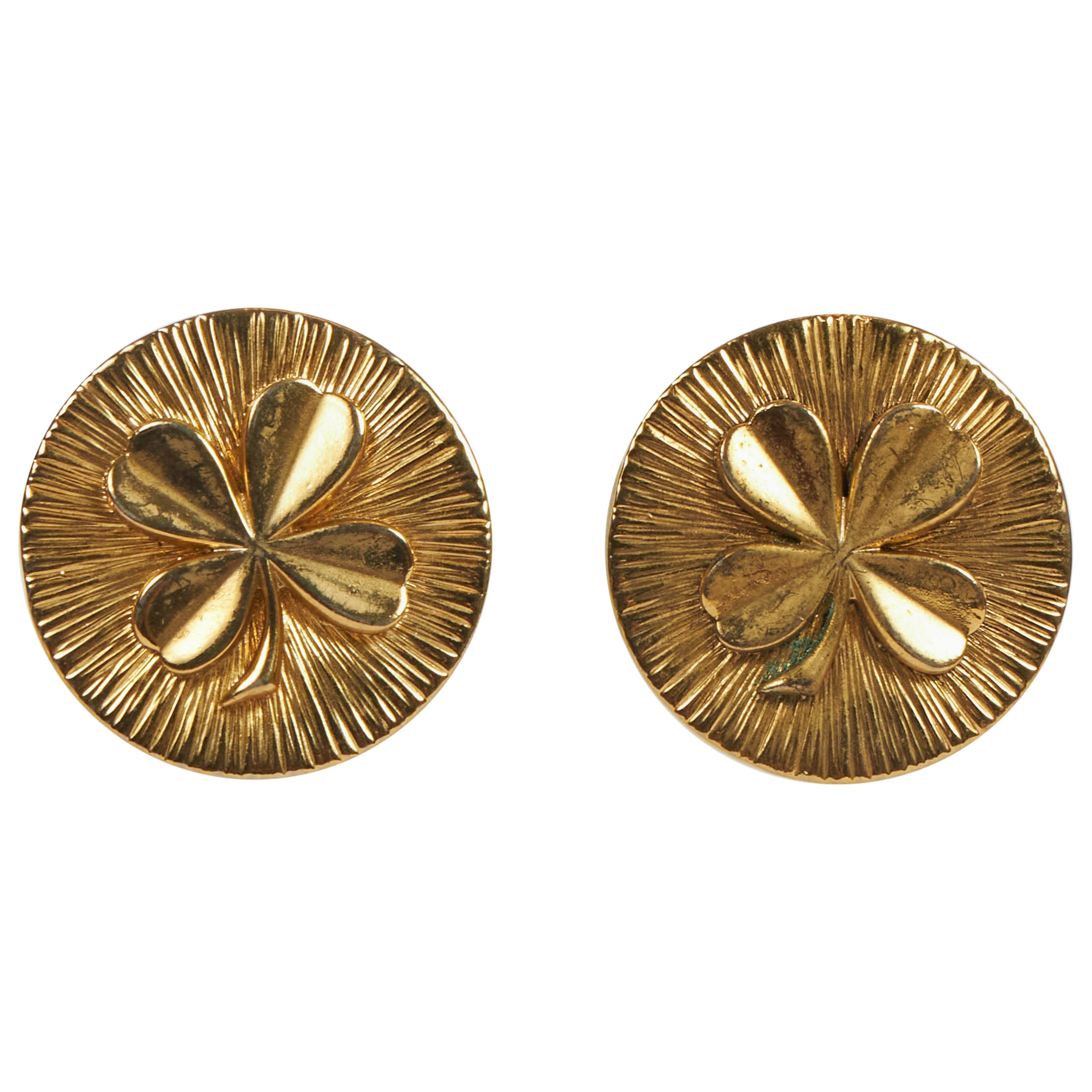 Chanel Large Gold Clover Clip Earrings For Sale