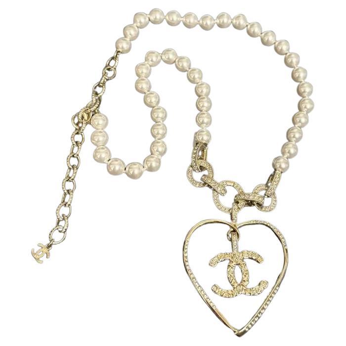 CHANEL Large Gold Crystal CC Heart Faux Pearl Necklace For Sale