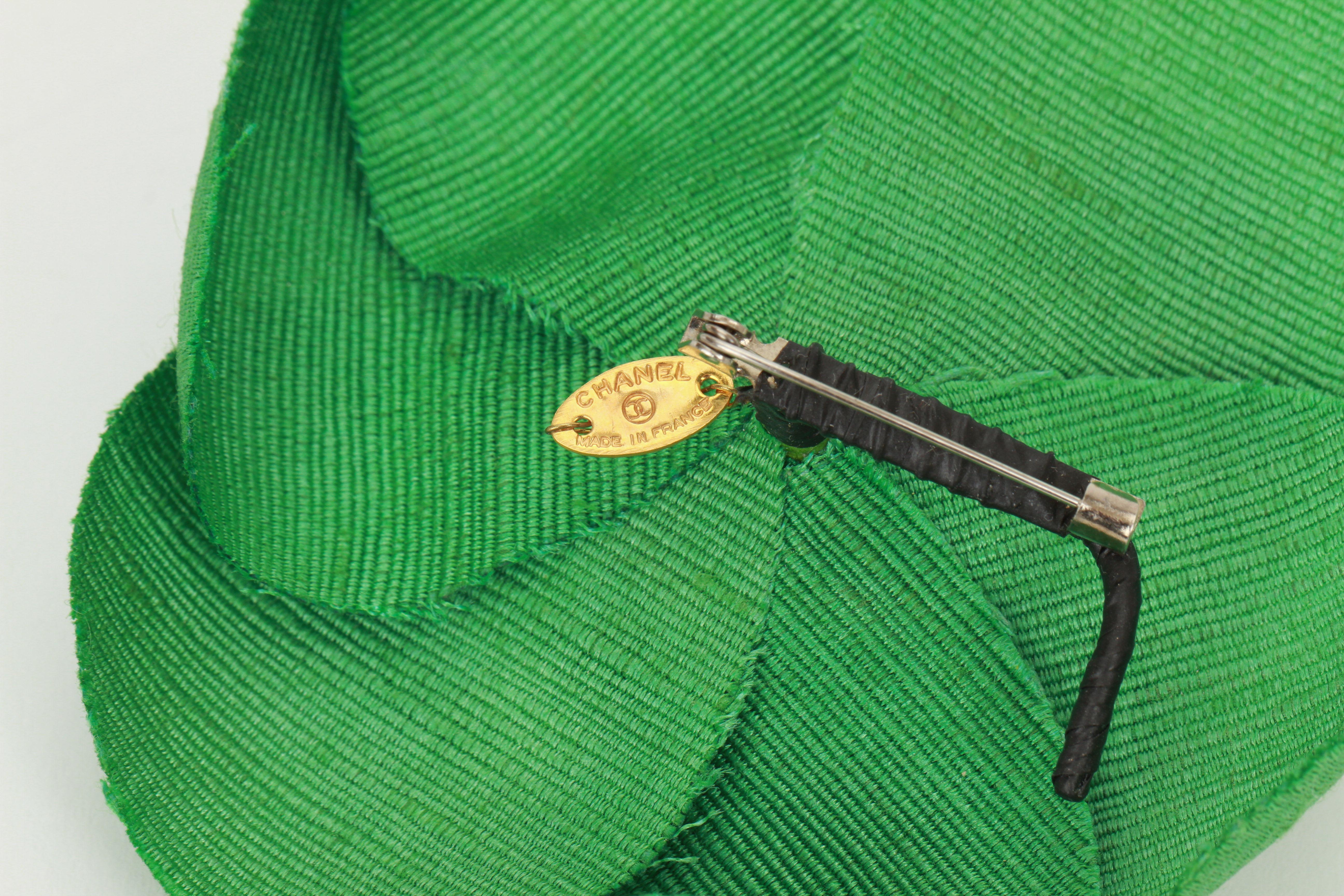 Chanel large green fabric camelia brooch In New Condition In West Hollywood, CA